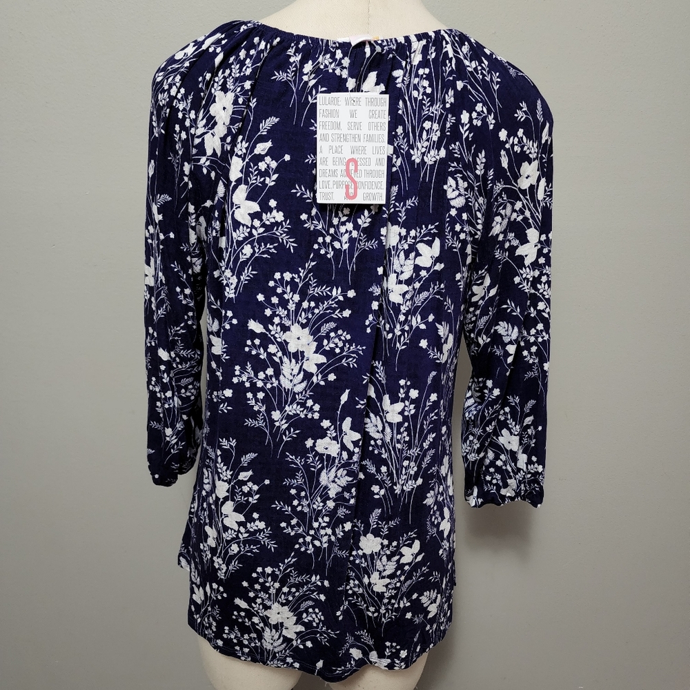 Lularoe Debra blue floral knit peasant blouse size small (6/8) - Picture 5 of 8